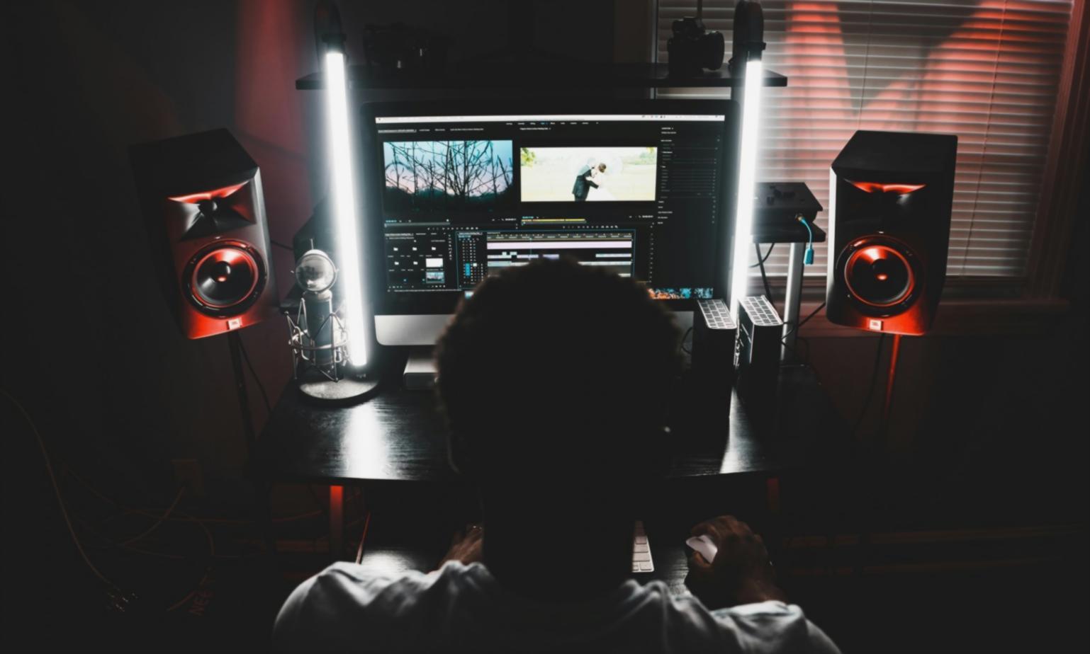 Visualización de arquitectura de red neuronal con capas y conexiones